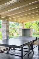 Spacious Retreat w Large Kitchen & Outdoor Patio