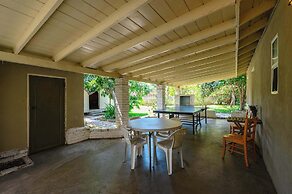 Spacious Retreat w Large Kitchen & Outdoor Patio