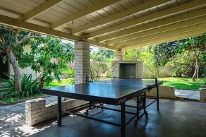 Spacious Retreat w Large Kitchen & Outdoor Patio