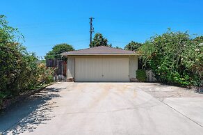 Spacious Retreat w Large Kitchen & Outdoor Patio