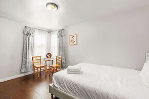 Spacious Retreat w Large Kitchen & Outdoor Patio