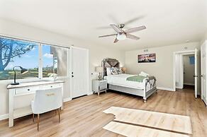 Spacious Retreat With Scenic Mountain Views
