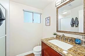 Spacious Retreat With Scenic Mountain Views