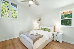 Spacious Retreat With Scenic Mountain Views