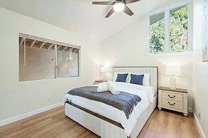 Spacious Retreat With Scenic Mountain Views