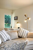 Spacious Retreat With Scenic Mountain Views