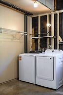 Spacious Retreat With Scenic Mountain Views