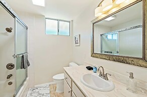 Spacious Retreat With Scenic Mountain Views