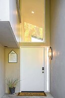 Spacious Retreat With Scenic Mountain Views