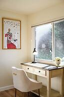 Spacious Retreat With Scenic Mountain Views