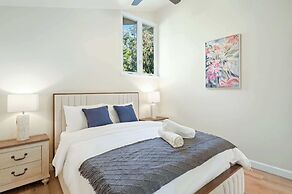 Spacious Retreat With Scenic Mountain Views