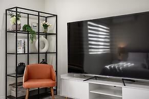 Stylish New Home Bright, Modern & Fully Stocked