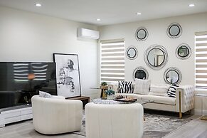 Stylish New Home Bright, Modern & Fully Stocked