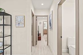 Stylish New Home Bright, Modern & Fully Stocked