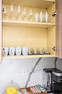 Stylish New Home Bright, Modern & Fully Stocked