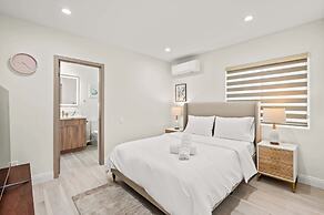 Stylish New Home Bright, Modern & Fully Stocked
