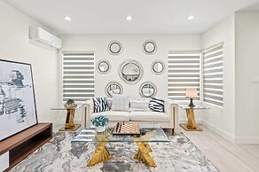 Stylish New Home Bright, Modern & Fully Stocked