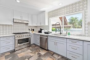 Sunny Spanish Villa Pool, Parking & Privacy