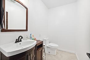 Sunny Spanish Villa Pool, Parking & Privacy