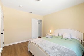 Sunny Spanish Villa Pool, Parking & Privacy