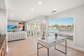 Waterfront Retreat With Stunning Views & Modern Co