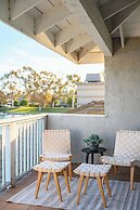 Waterfront Retreat With Stunning Views & Modern Co