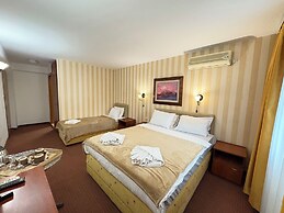 Central Hotel & Restaurant