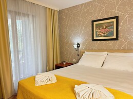 Central Hotel & Restaurant