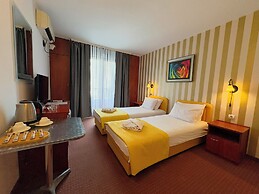 Central Hotel & Restaurant