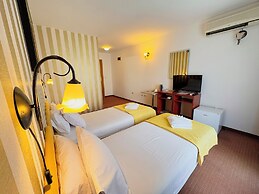 Central Hotel & Restaurant