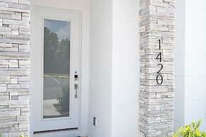 Family Friendly w Pool Near Disney at Serenity 1420