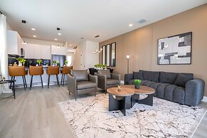 Family Friendly w Pool Near Disney at Serenity 1420