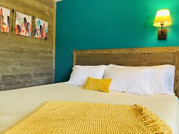 Historic Mora Inn and RV Park