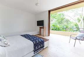 Yeguas Y64 by Wynwood House