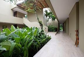 Yeguas Y64 by Wynwood House