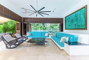 Yeguad U6 by Wynwood House