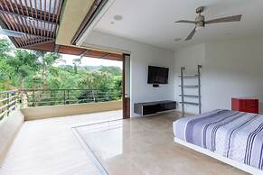 Yeguad U6 by Wynwood House