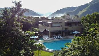 Yeguad U6 by Wynwood House