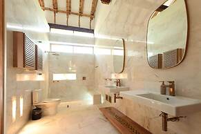 Yeguas U26 by Wynwood House