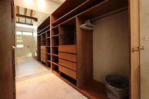 Yeguas U26 by Wynwood House