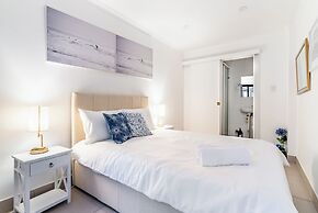 The Hamptons Paddington Home