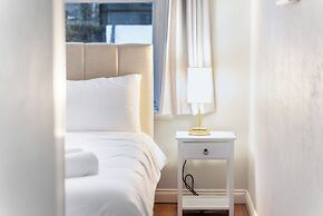 The Hamptons Paddington Home