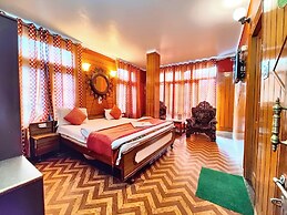 Hotel Near Boat House Mall Road Nainital