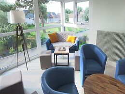 Family-friendly Retreat on the Opal Coast
