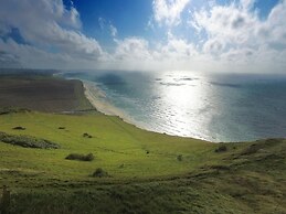 Family-friendly Retreat on the Opal Coast