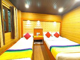 Hotel Near Naini Lake Nainital