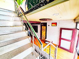 Hotel Near Naini Lake Nainital