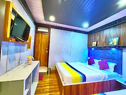 Hotel Near Naini Lake Nainital