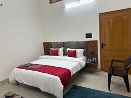 Geetatri Luxury Homestay