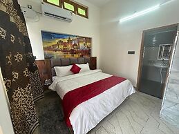 Geetatri Luxury Homestay